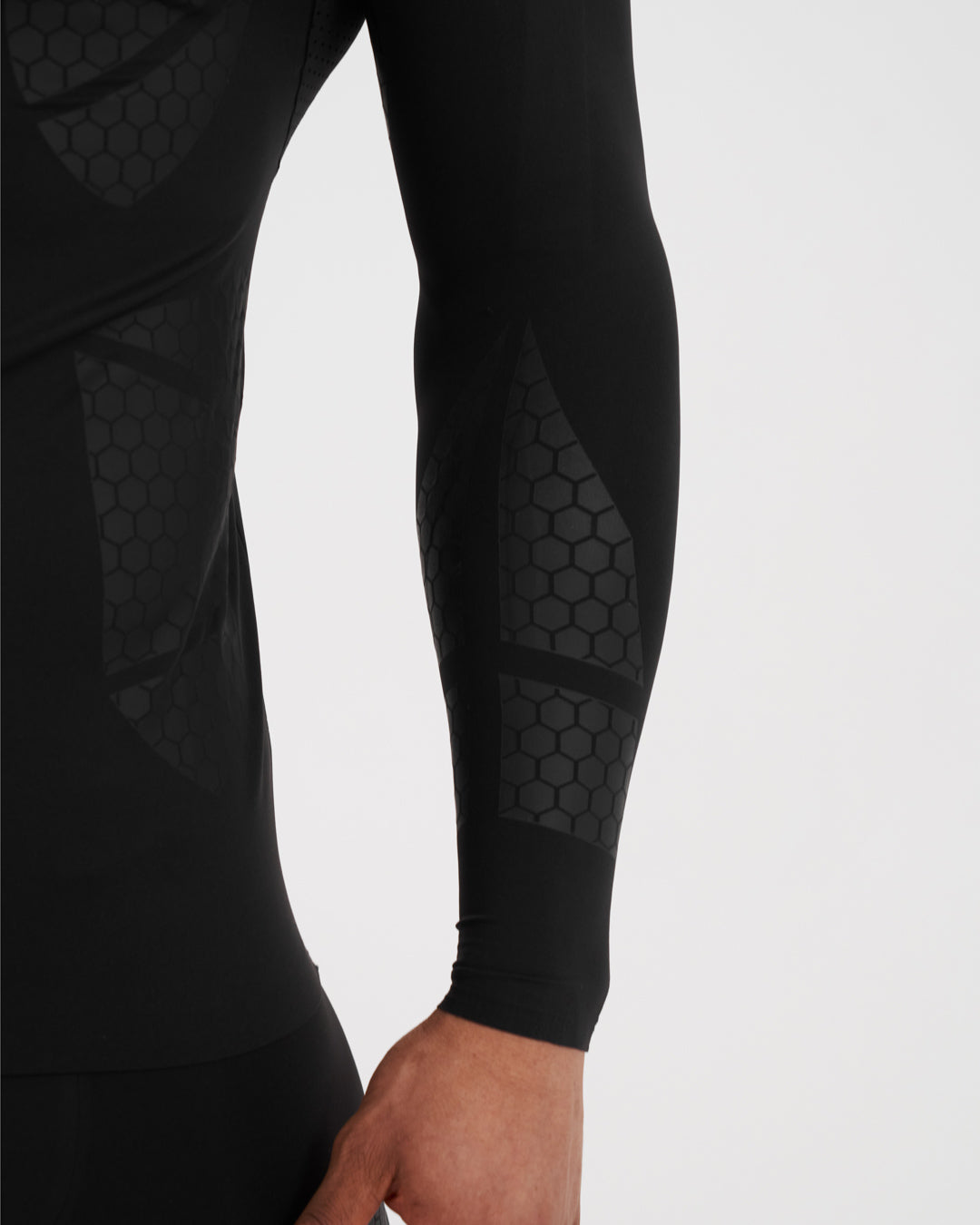 Apex Muscle Mirroring™ Long Sleeve Compression Top - Black